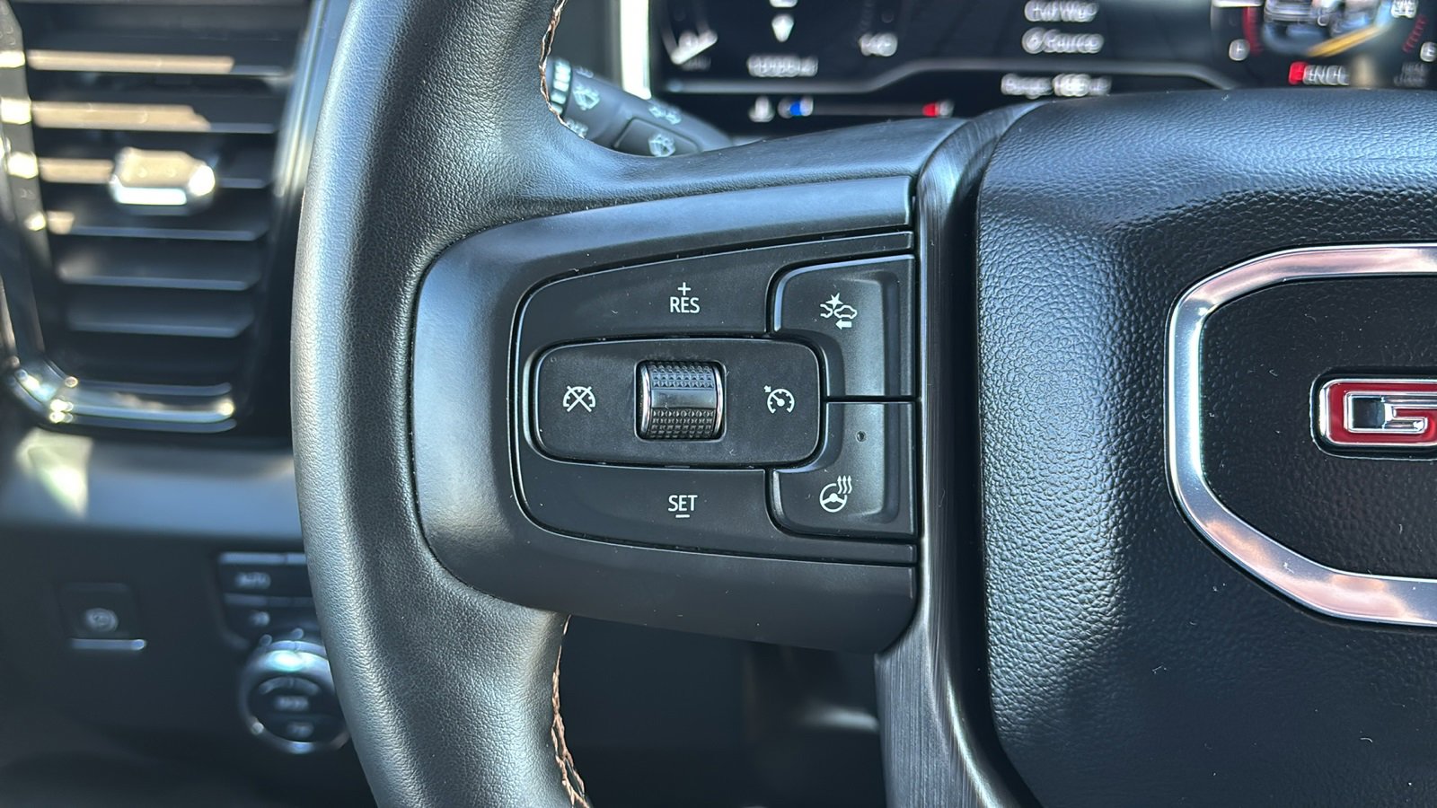 Used 2024 GMC Sierra 2500 AT4 w/ AT4 Premium Plus Package image 15