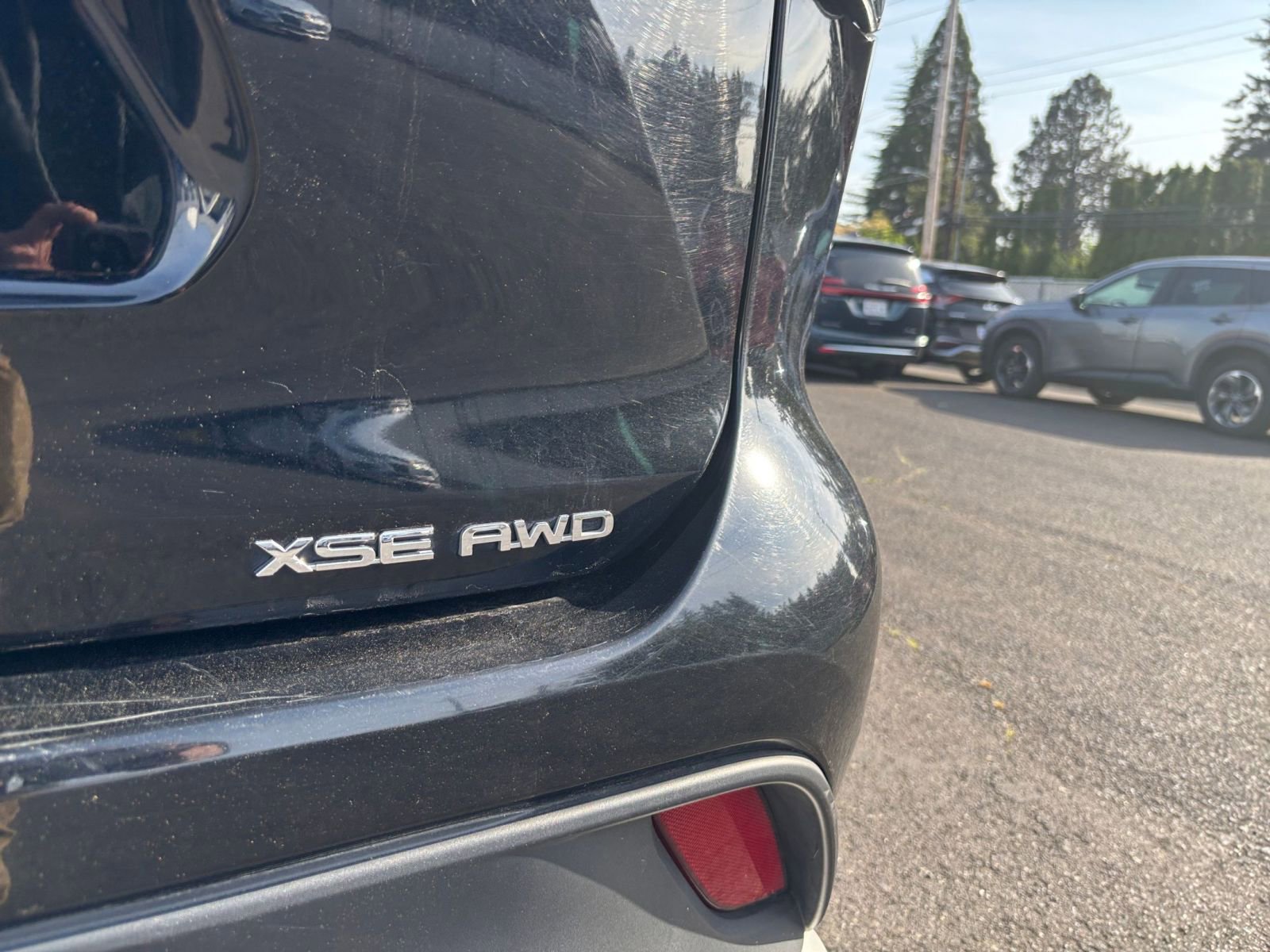 Used 2025 Toyota Highlander XSE AWD/4WD image 18