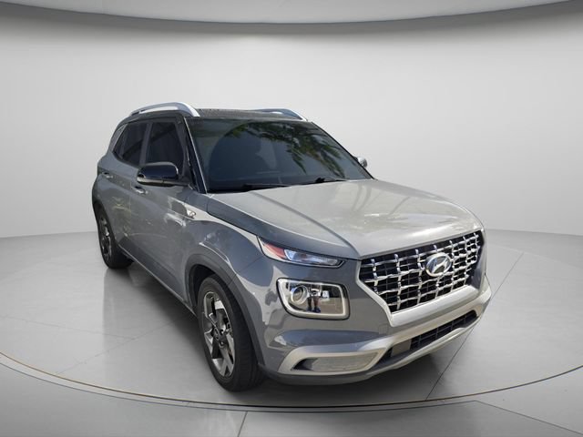 Used 2022 Hyundai Venue Limited w/ Cargo Package FWD image 4