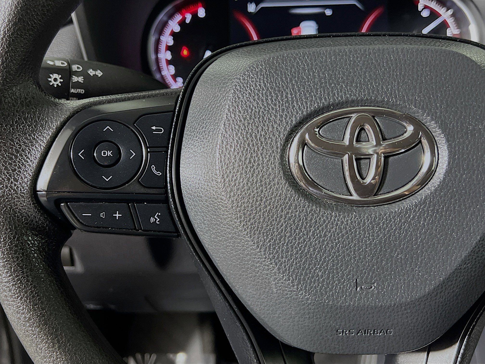 Used 2025 Toyota RAV4 XLE image 19