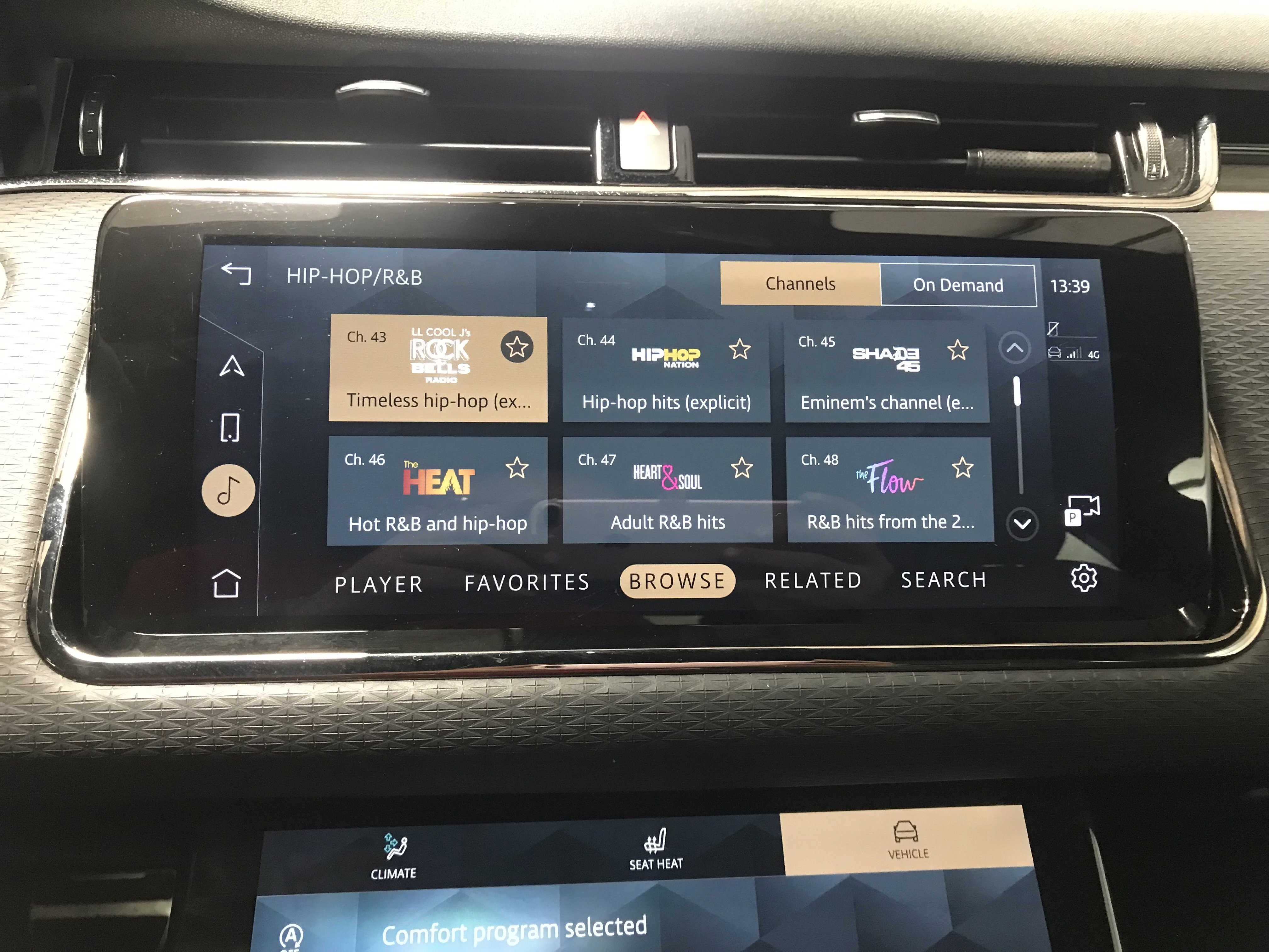 Used 2023 Land Rover Range Rover Evoque HST AWD/4WD image 18
