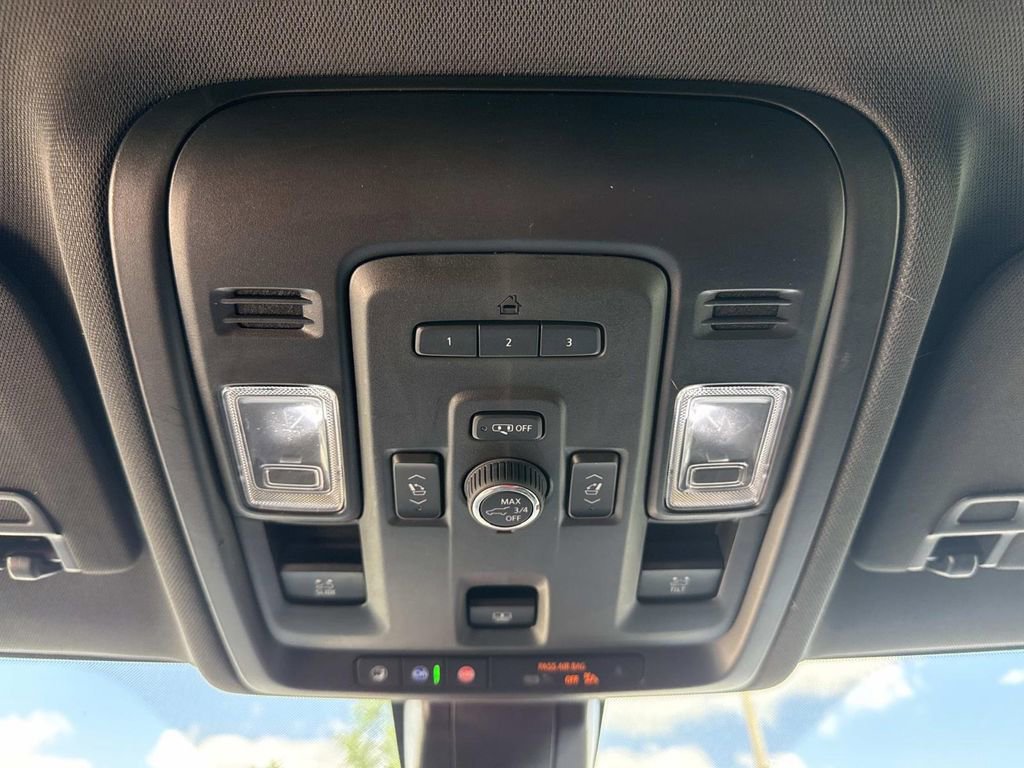 Used 2022 GMC Yukon SLT w/ SLT Premium Package RWD image 45