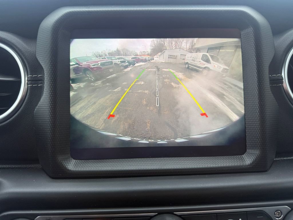 Certified 2022 Jeep Wrangler Unlimited Sahara w/ Cold Weather Group image 15