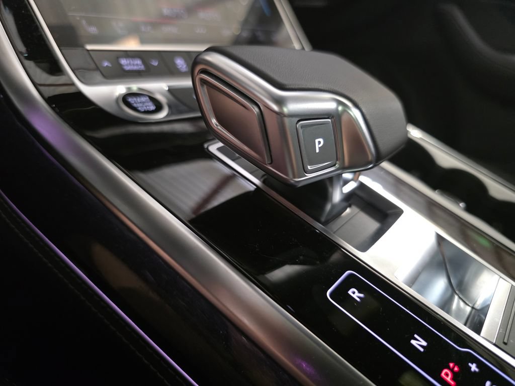 Certified 2025 Audi Q8 Premium Plus w/ Premium Plus Package AWD/4WD image 24