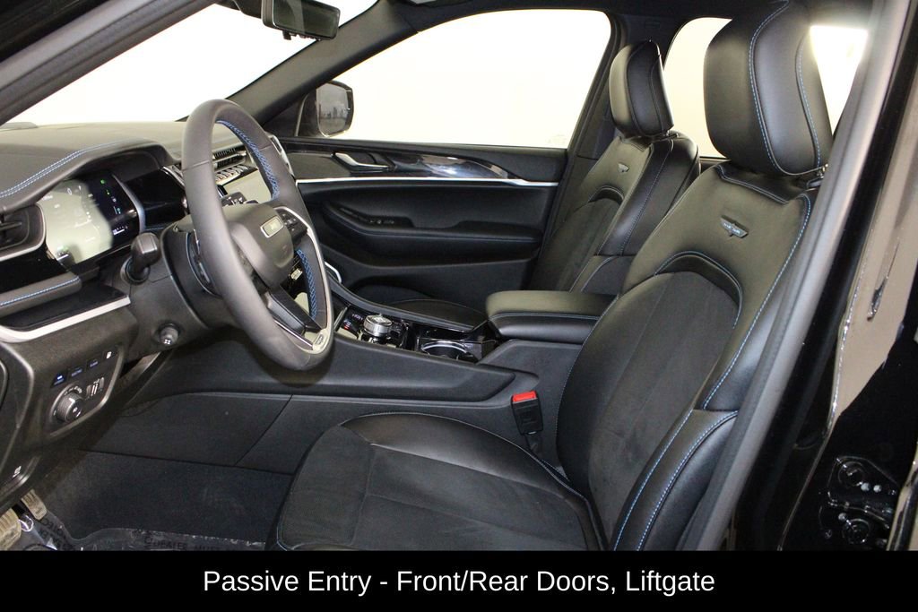 Used 2022 Jeep Grand Cherokee Trailhawk w/ Advanced Protech Group II image 11