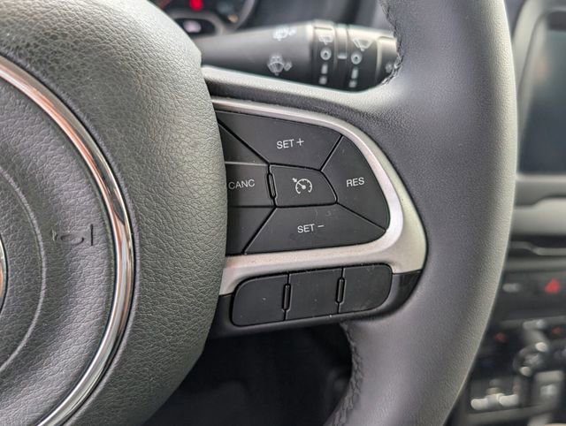 Used 2019 Jeep Renegade Latitude FWD image 29
