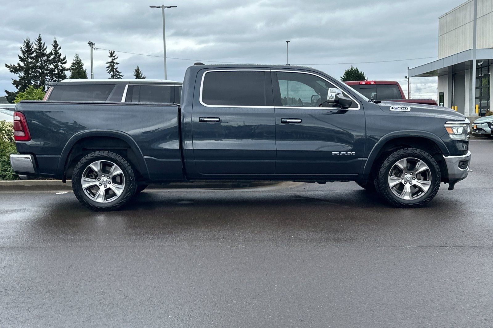 Used 2020 RAM 1500 Laramie AWD/4WD image 3