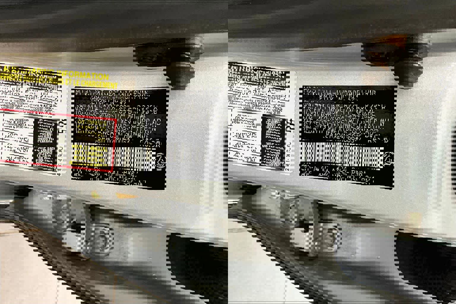 Used 2021 Lexus ES 300h w/ Premium Package image 32