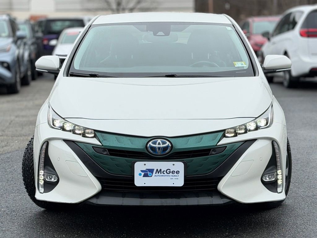 Used 2017 Toyota Prius Prime Advanced image 2