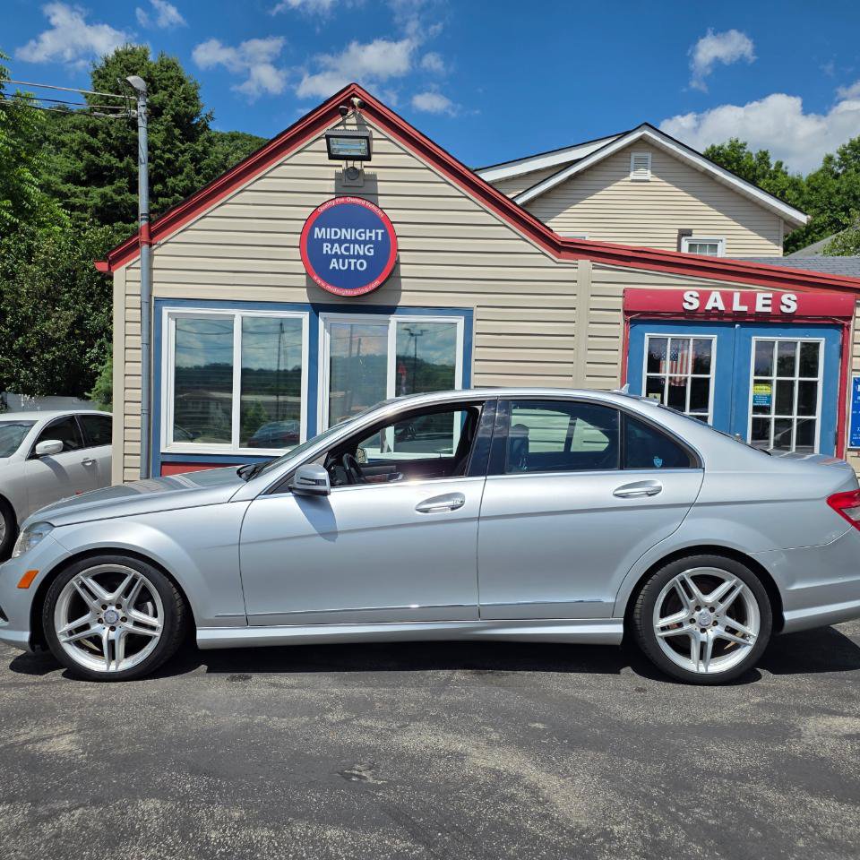 Used 2010 Mercedes-Benz C 300 4MATIC Sedan image 4