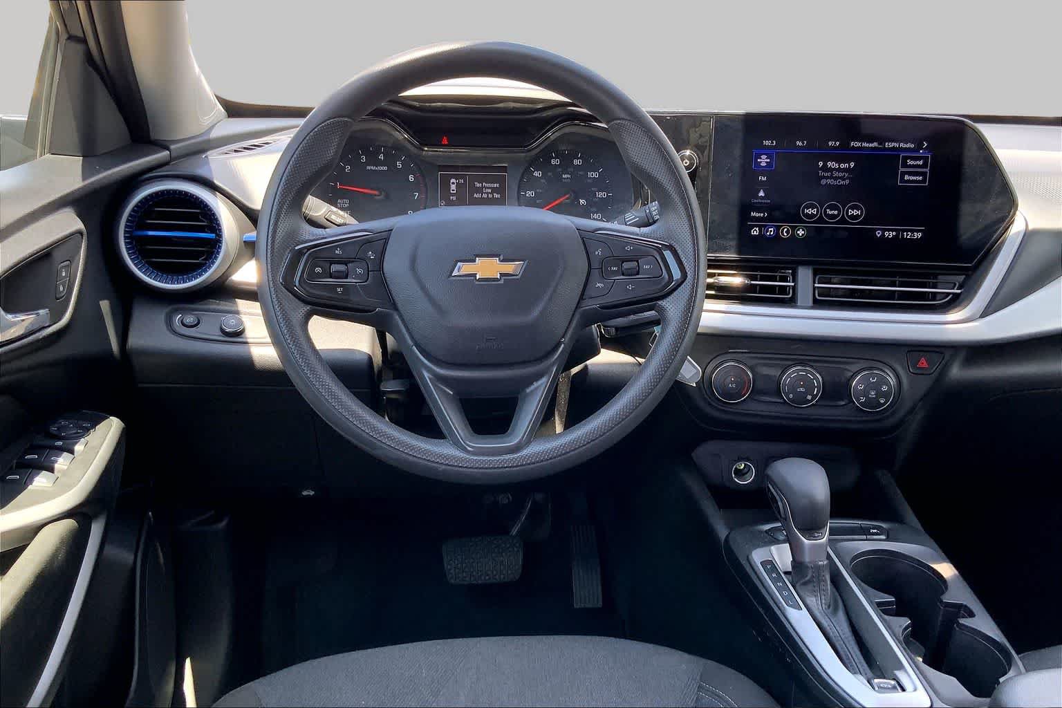Used 2025 Chevrolet Trax LS FWD image 6