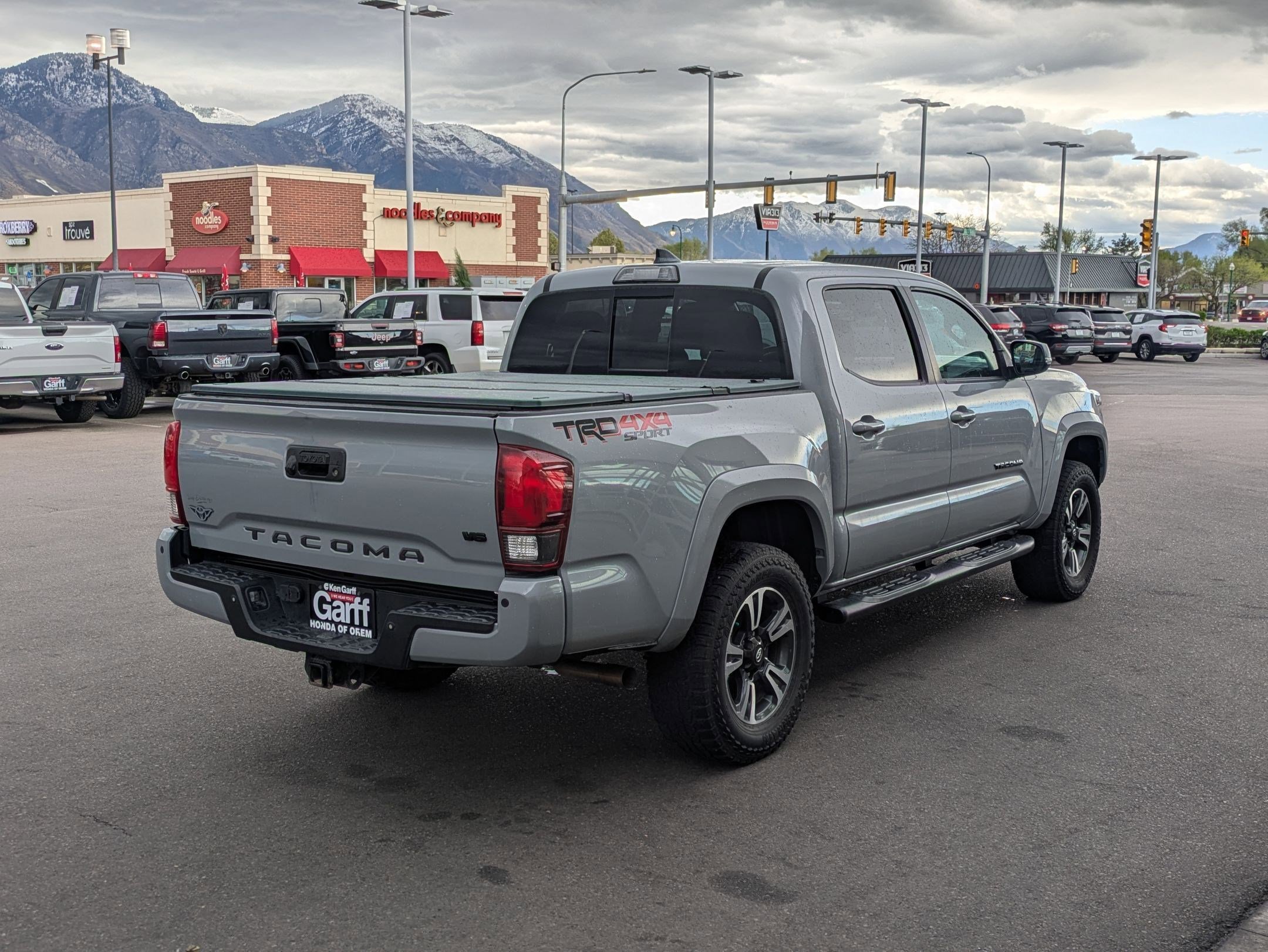 Used 2018 Toyota Tacoma TRD Sport w/ Technology Package image 3