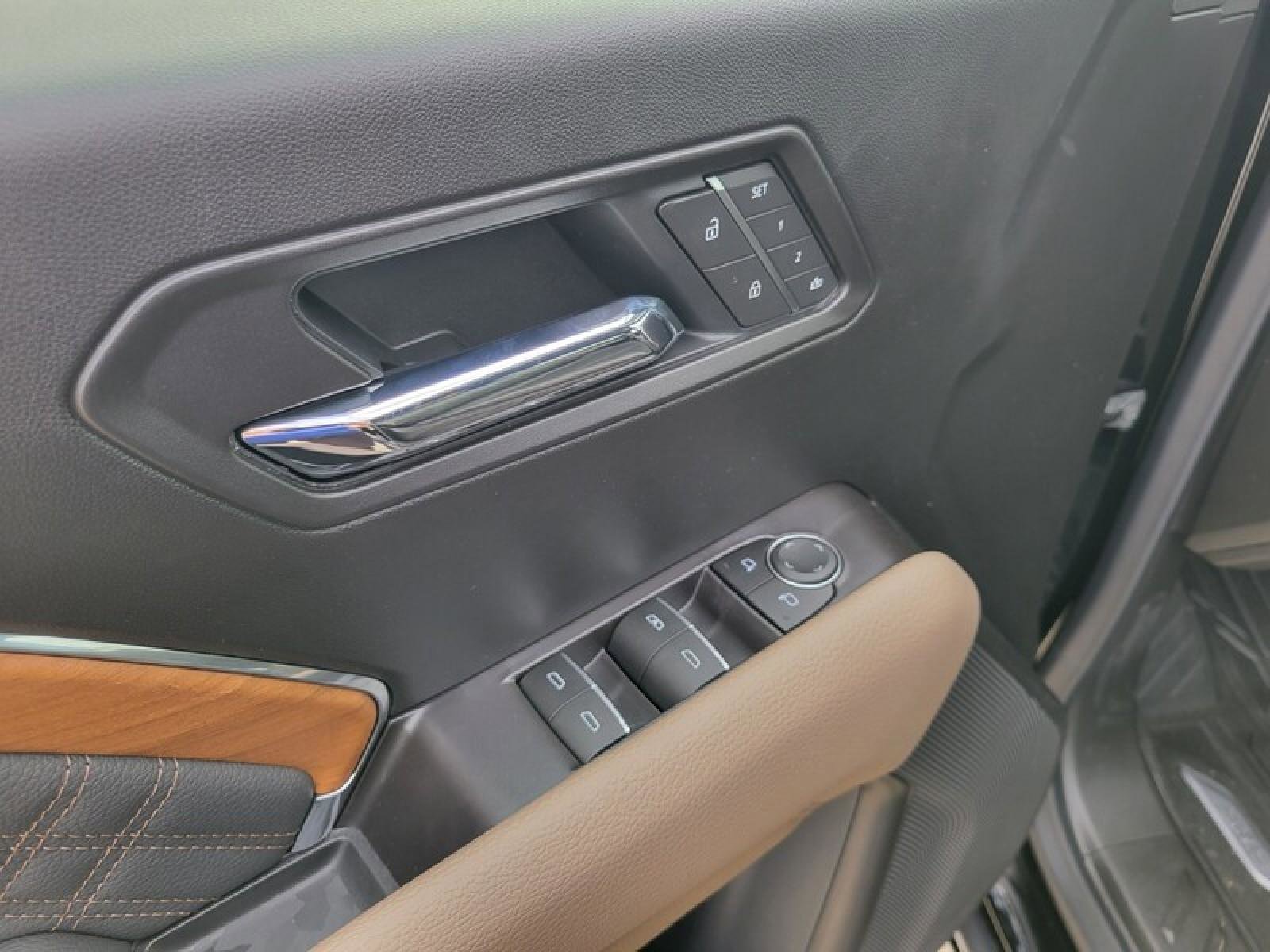 New 2026 GMC Canyon Denali image 13