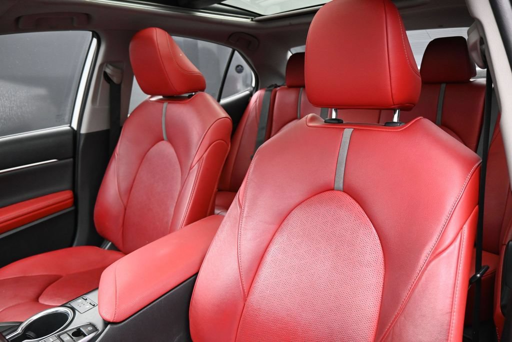 Used 2019 Toyota Camry XSE w/ Navigation Package FWD image 13