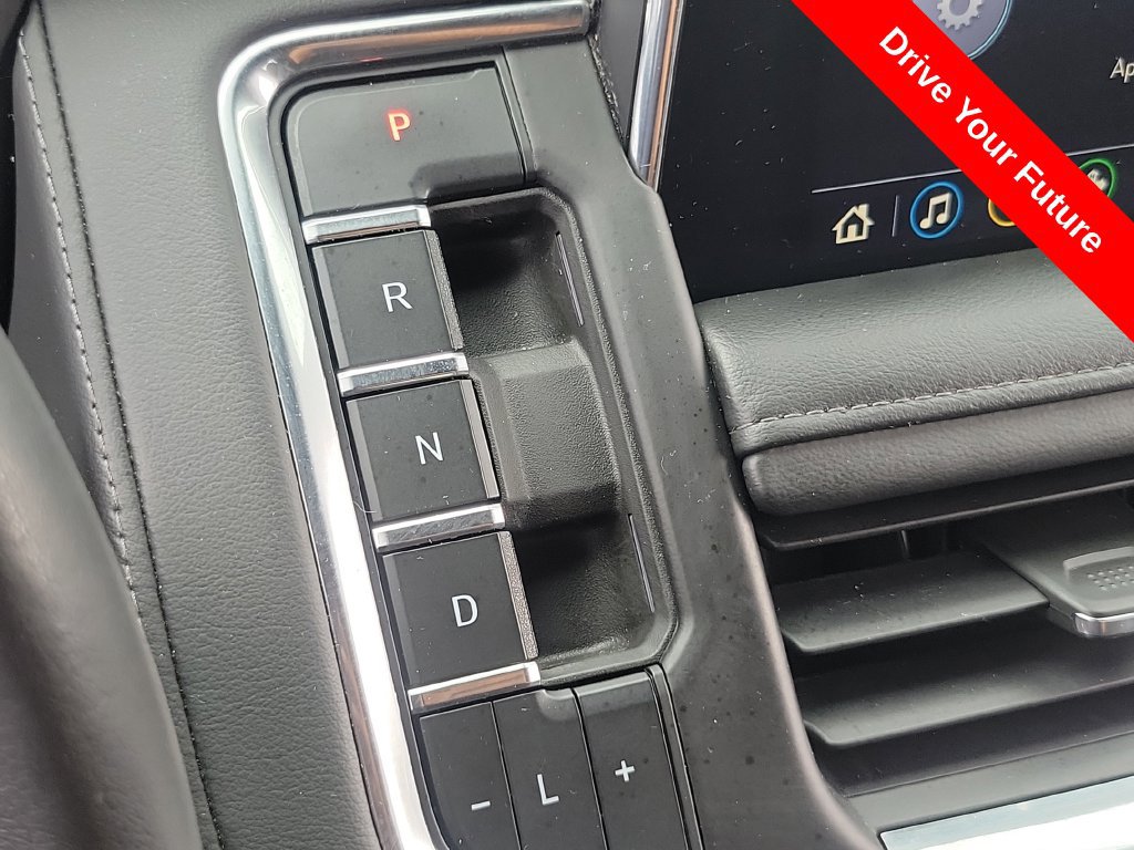 Used 2021 Chevrolet Tahoe Z71 w/ Luxury Package AWD/4WD image 12