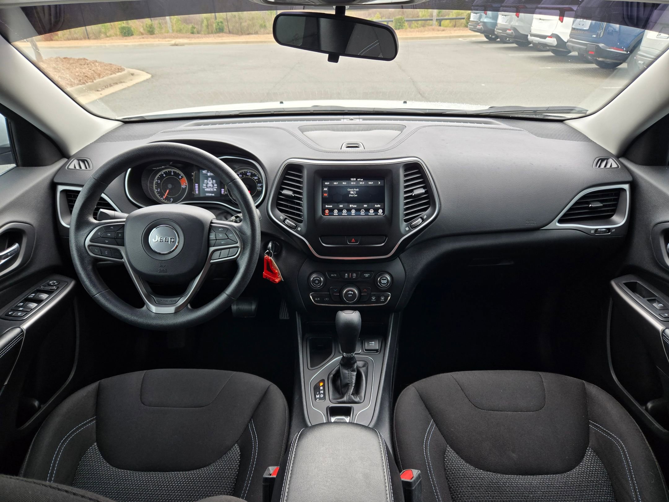 Used 2019 Jeep Cherokee Latitude w/ Popular Appearance Group image 10