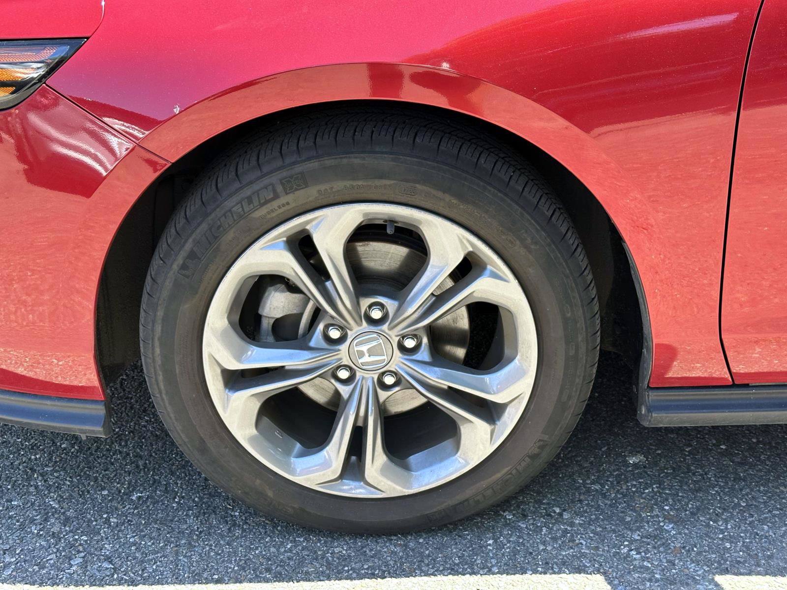 Used 2023 Honda Accord EX image 9