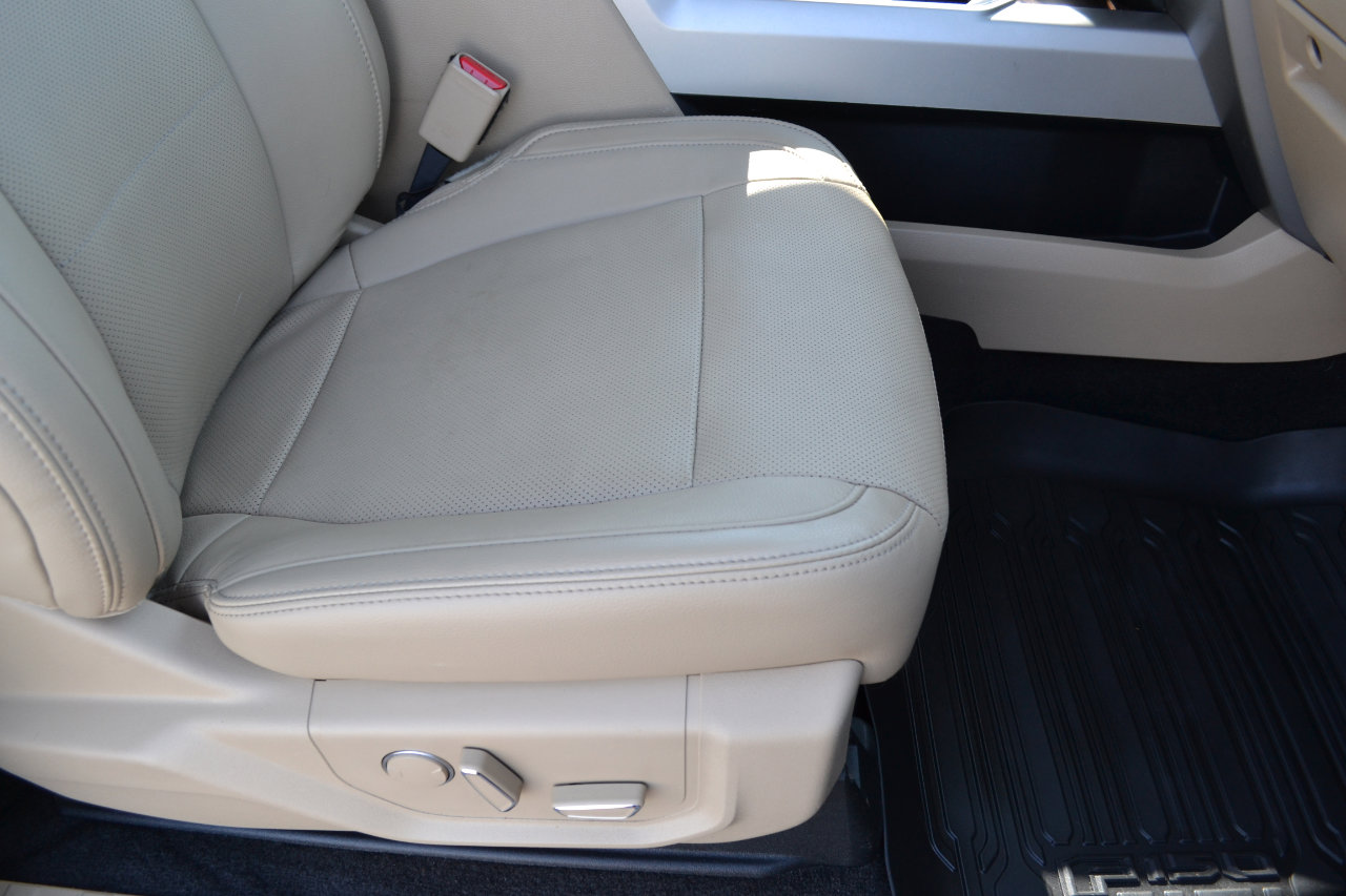 Used 2017 Ford F150 Lariat w/ Equipment Group 502A Luxury image 41