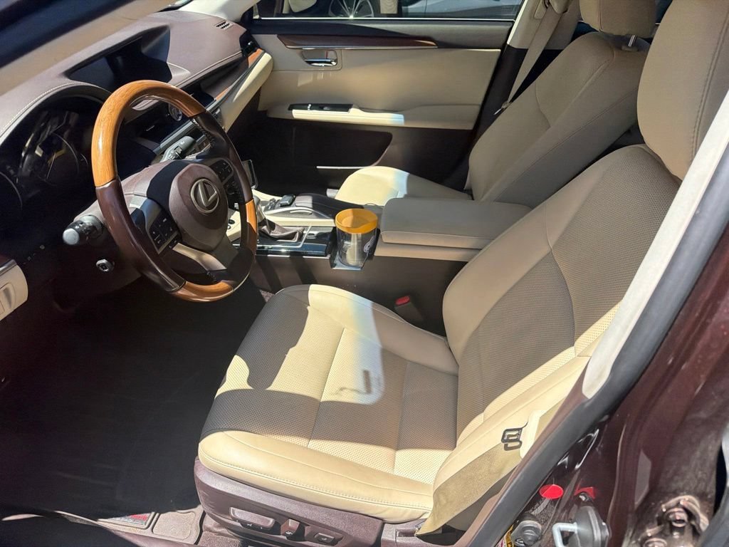 Used 2017 Lexus ES 300h w/ Navigation System Package FWD image 12