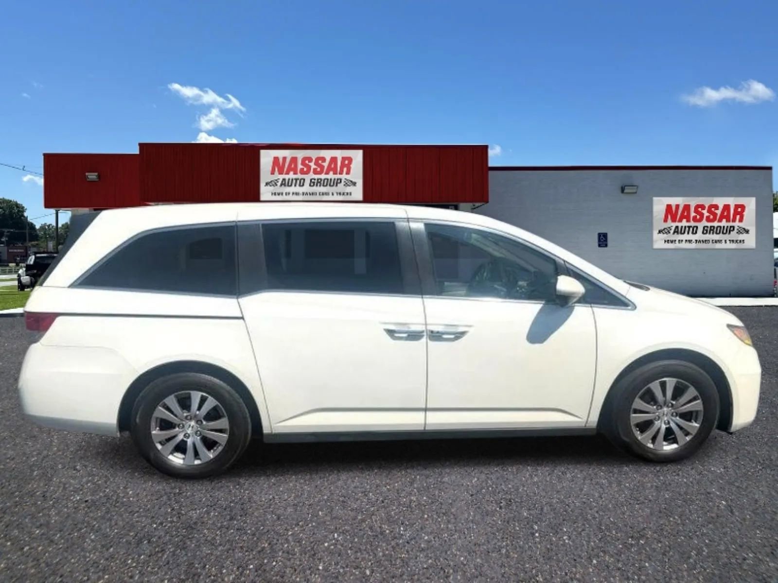 Used 2016 Honda Odyssey SE image 6
