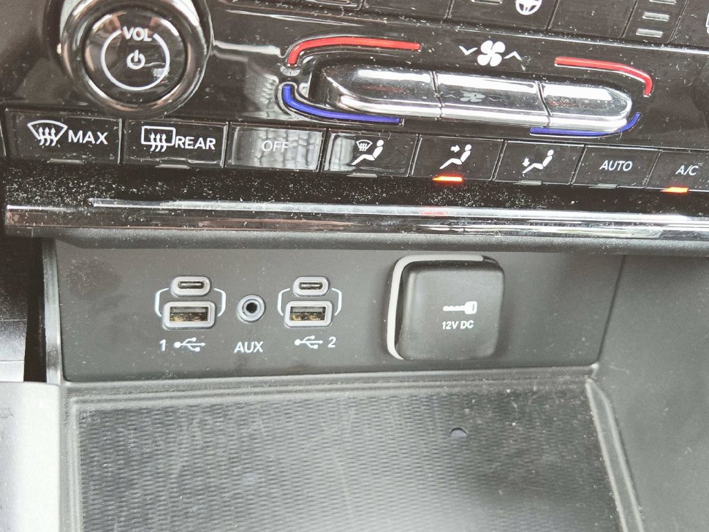 New 2025 Jeep Grand Cherokee Laredo X w/ Luxury Tech Group I AWD/4WD image 28