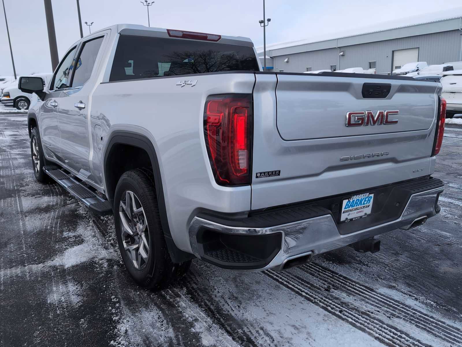 Used 2022 GMC Sierra 1500 SLT w/ SLT Premium Package image 11