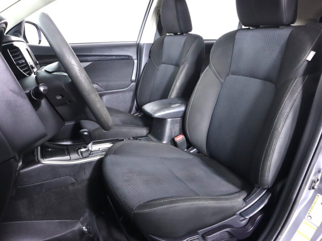 Used 2020 Mitsubishi Outlander ES AWD/4WD image 30