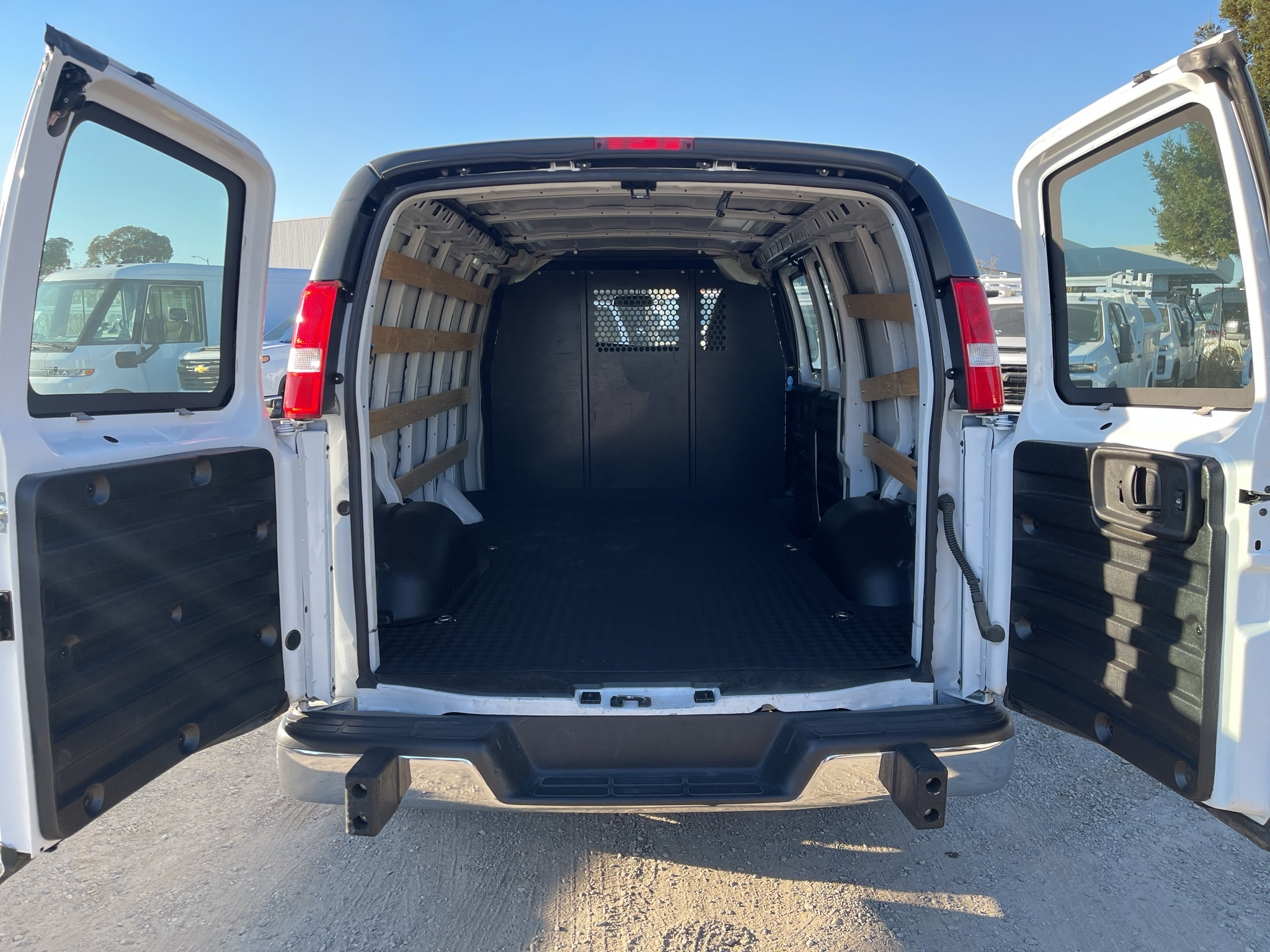 Used 2024 Chevrolet Express 2500 w/ Driver Convenience Package RWD image 11