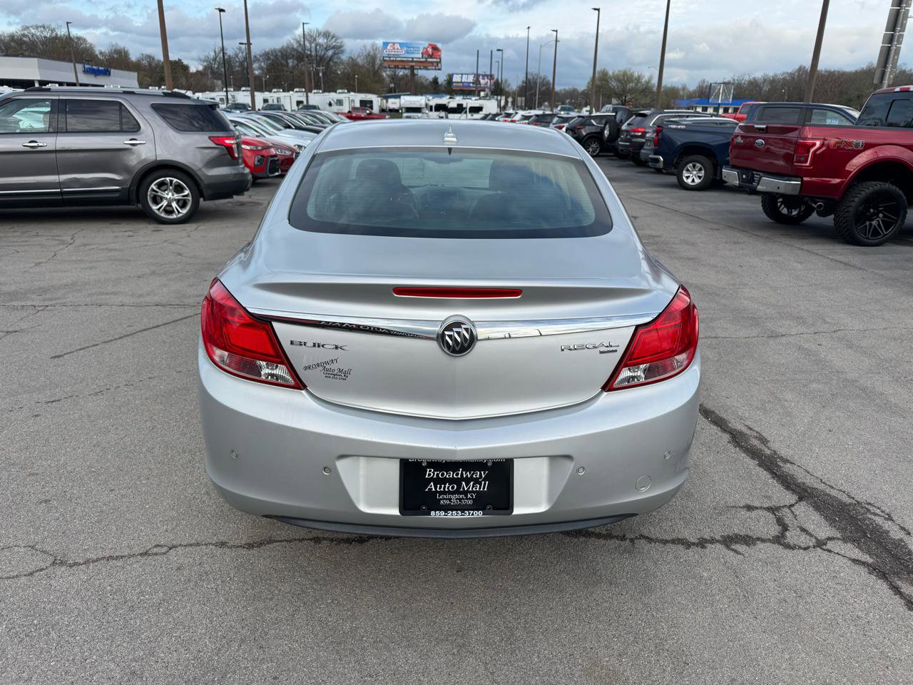 Used 2011 Buick Regal CXL w/ RL5 Preferred Equipment Group image 4