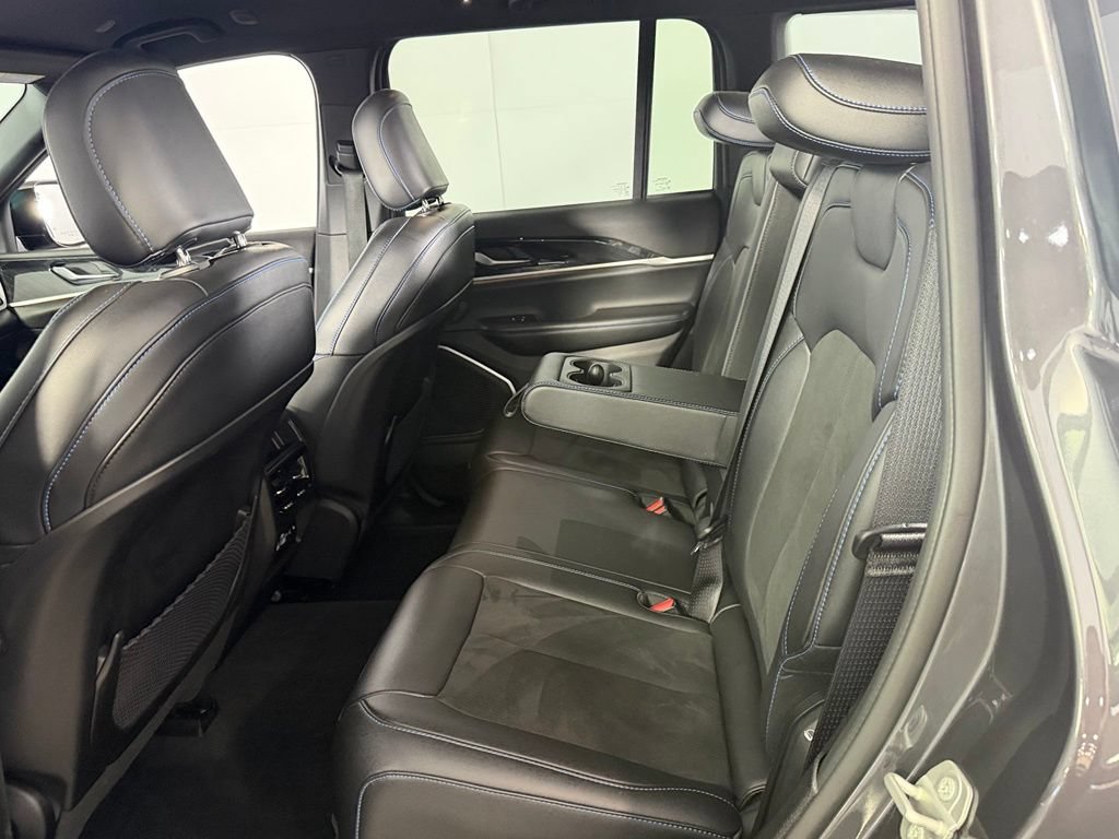 Used 2023 Jeep Grand Cherokee Trailhawk AWD/4WD image 26