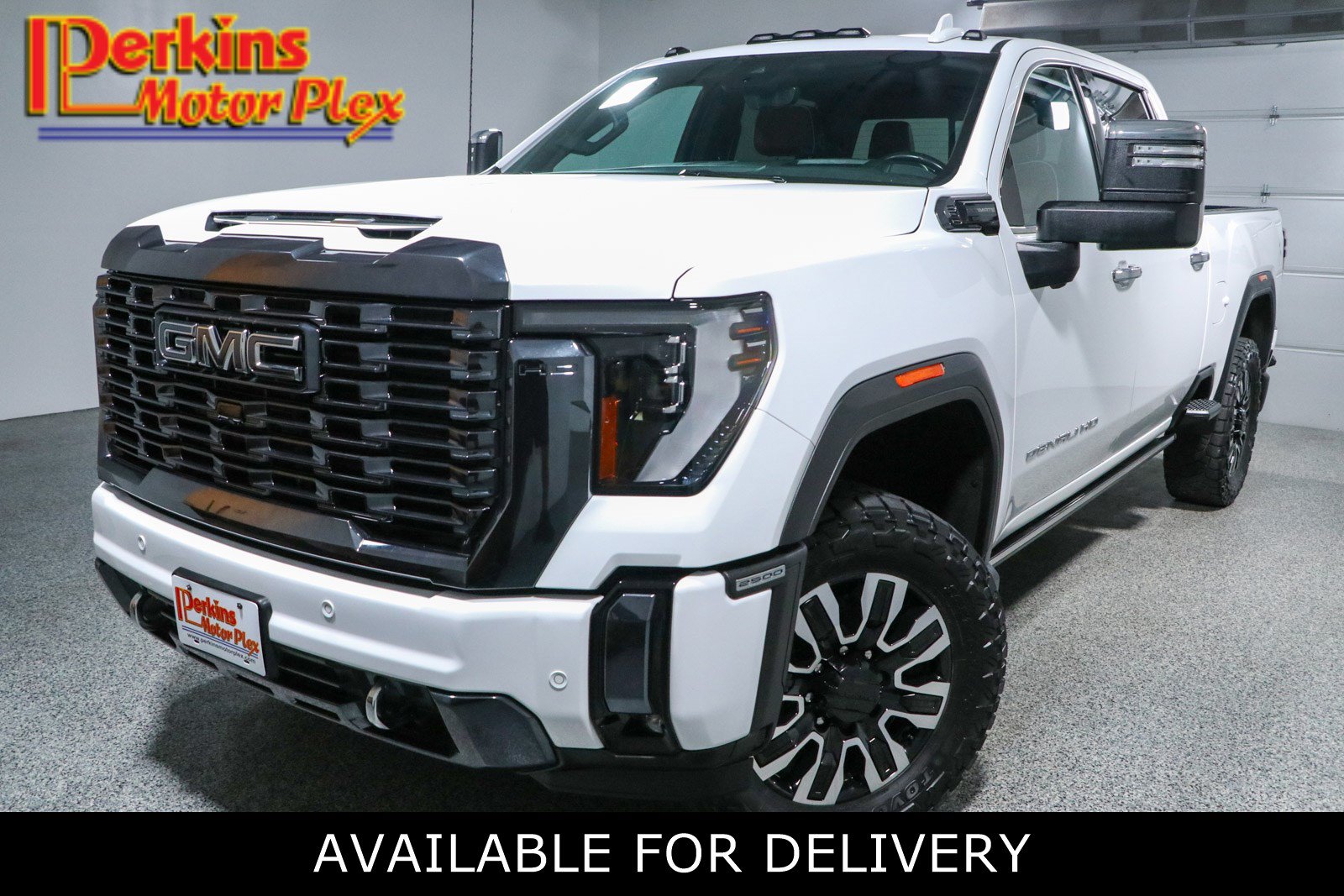 Used 2024 GMC Sierra 2500 Denali Ultimate w/ Max Trailering Package AWD/4WD image 1