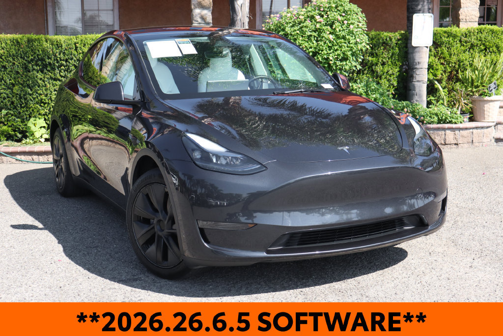 Used 2025 Tesla Model Y Long Range RWD image 2