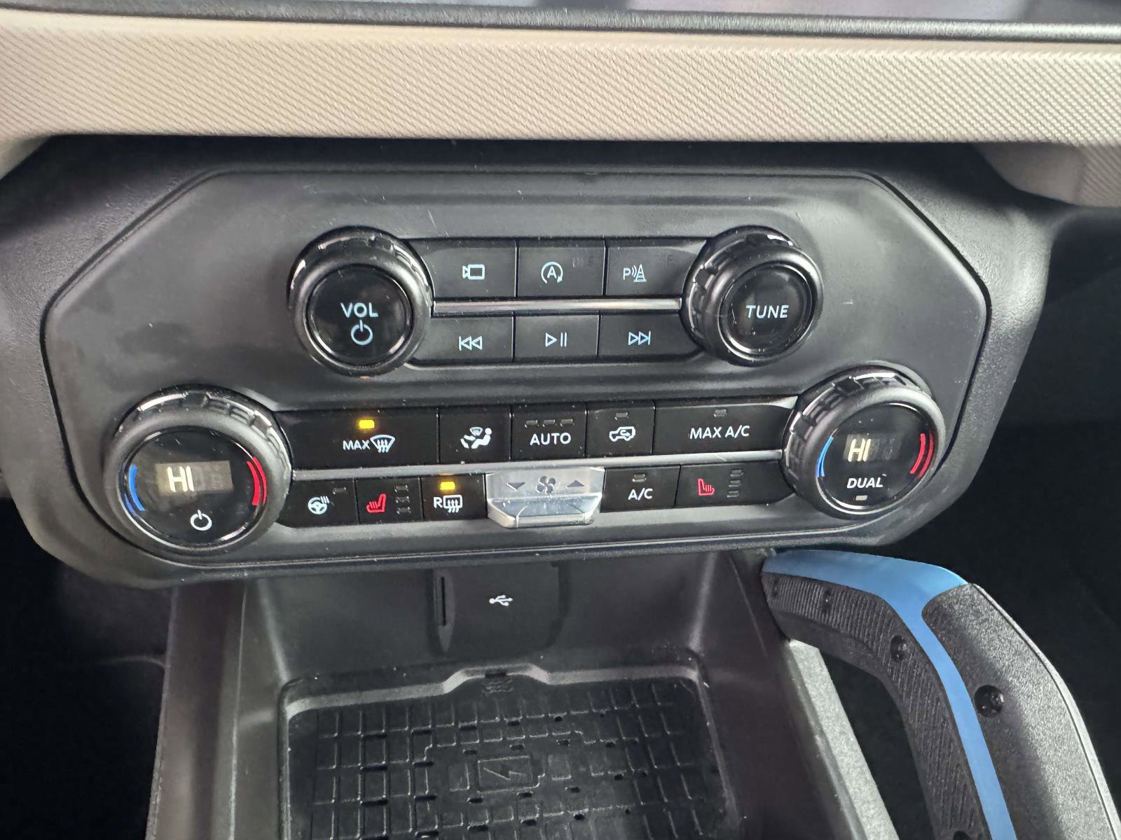 Used 2024 Ford Bronco Wildtrak image 37