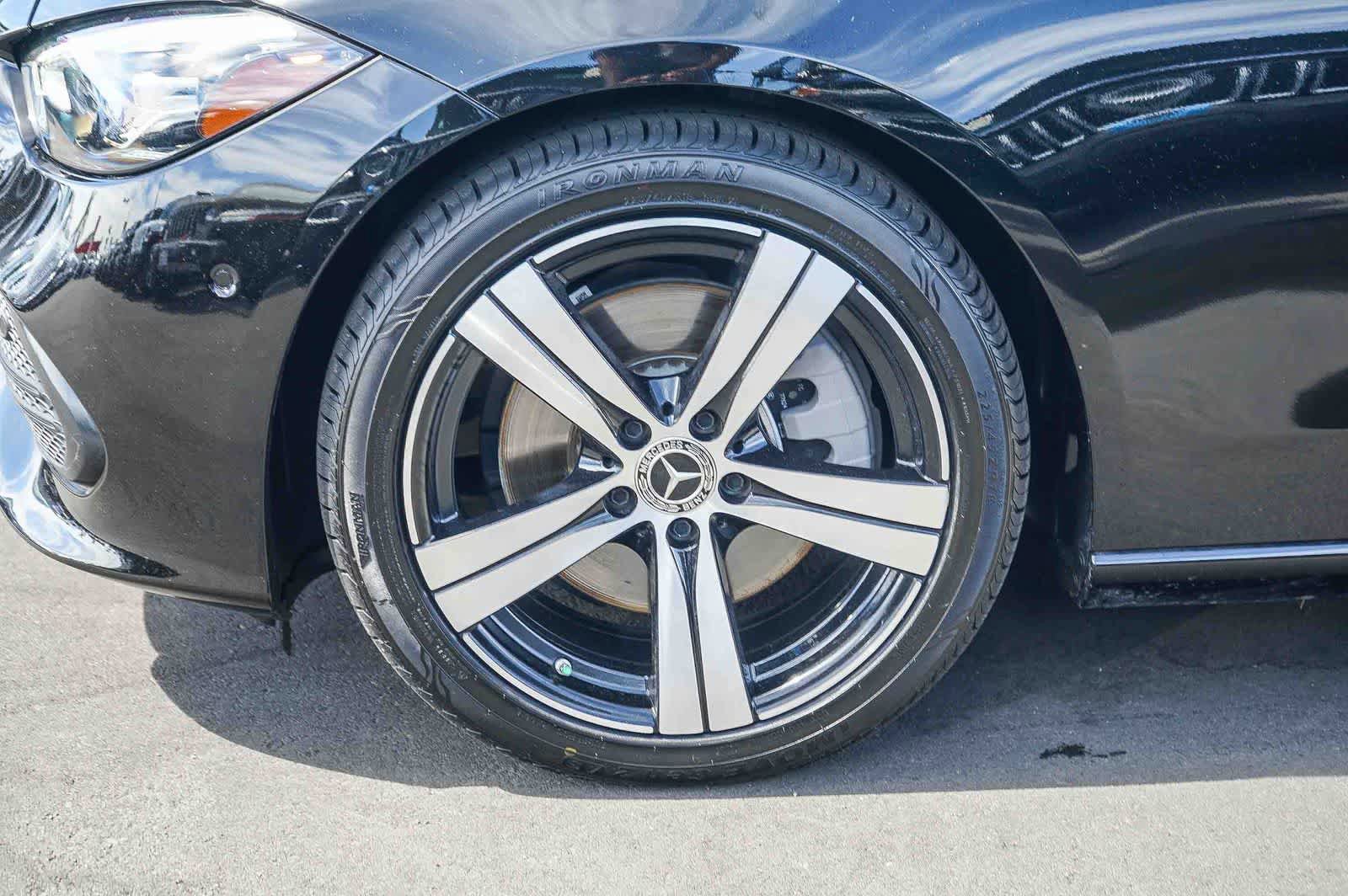 Used 2025 Mercedes-Benz C 300 4MATIC Sedan image 9