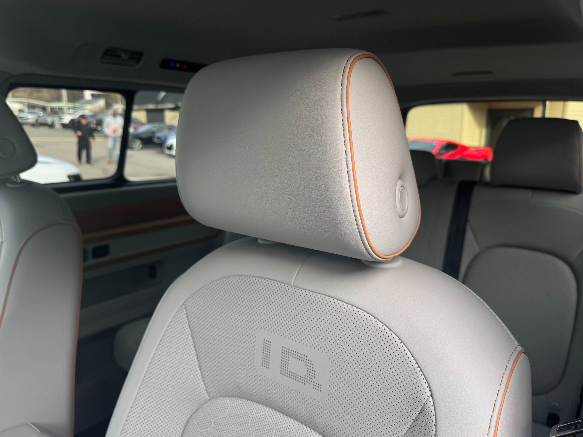 Used 2025 Volkswagen ID. Buzz Pro S Plus image 25