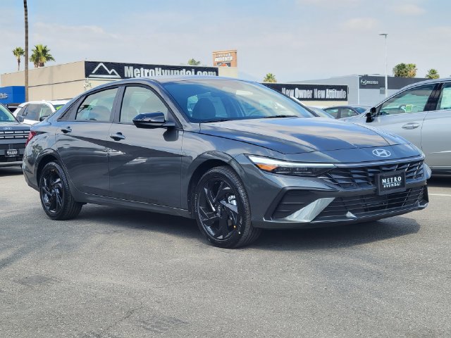 New 2026 Hyundai Elantra Sport FWD image 30