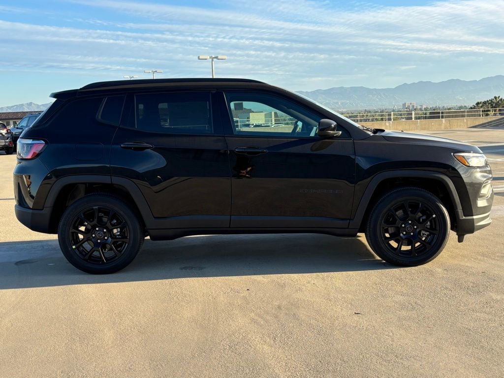 New 2026 Jeep Compass Altitude image 2