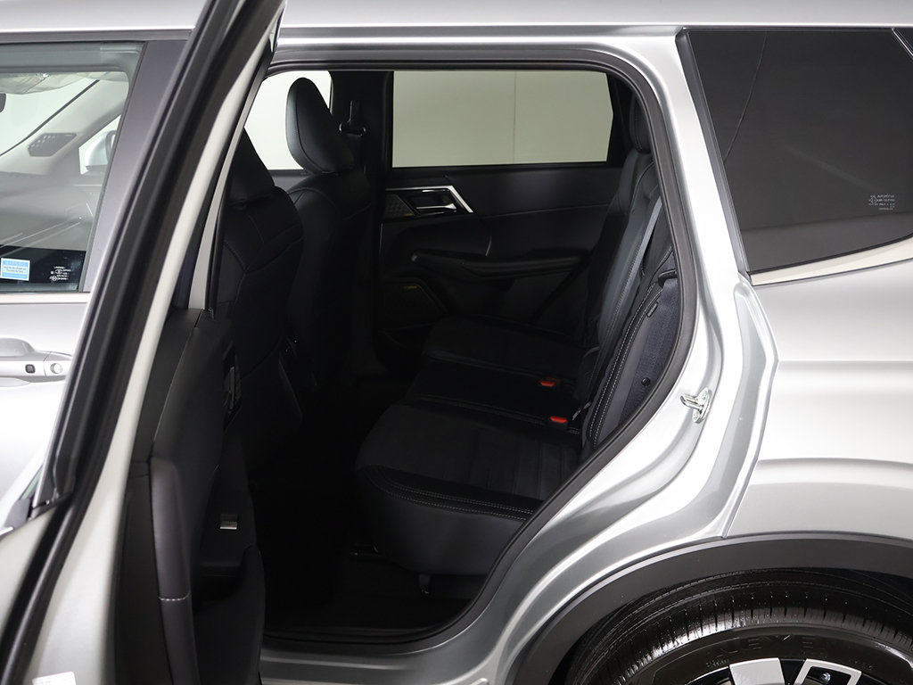 New 2026 Mitsubishi Outlander SE FWD image 34
