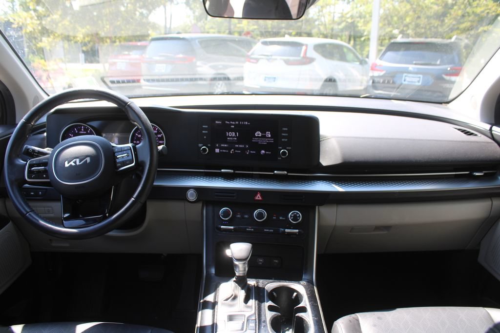 Certified 2024 Kia Carnival LX FWD image 28