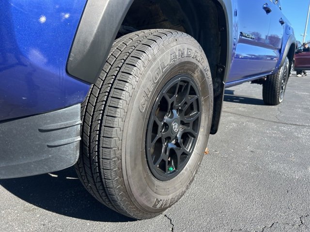 Used 2023 Toyota Tacoma SR5 w/ SX Package image 11