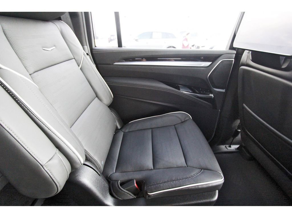 New 2026 Cadillac Escalade ESV Luxury image 11