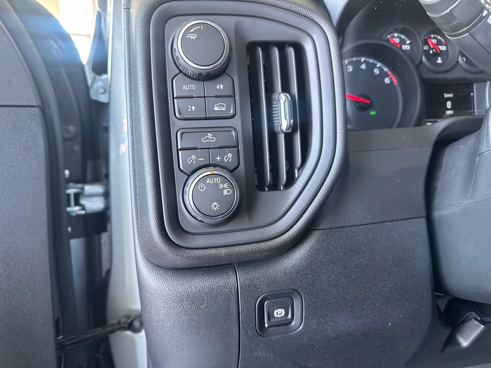 New 2026 Chevrolet Silverado 1500 Custom AWD/4WD image 17