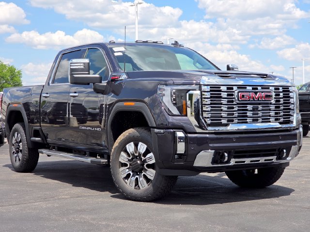 New 2026 GMC Sierra 2500 Denali w/ Max Trailering Package AWD/4WD image 2
