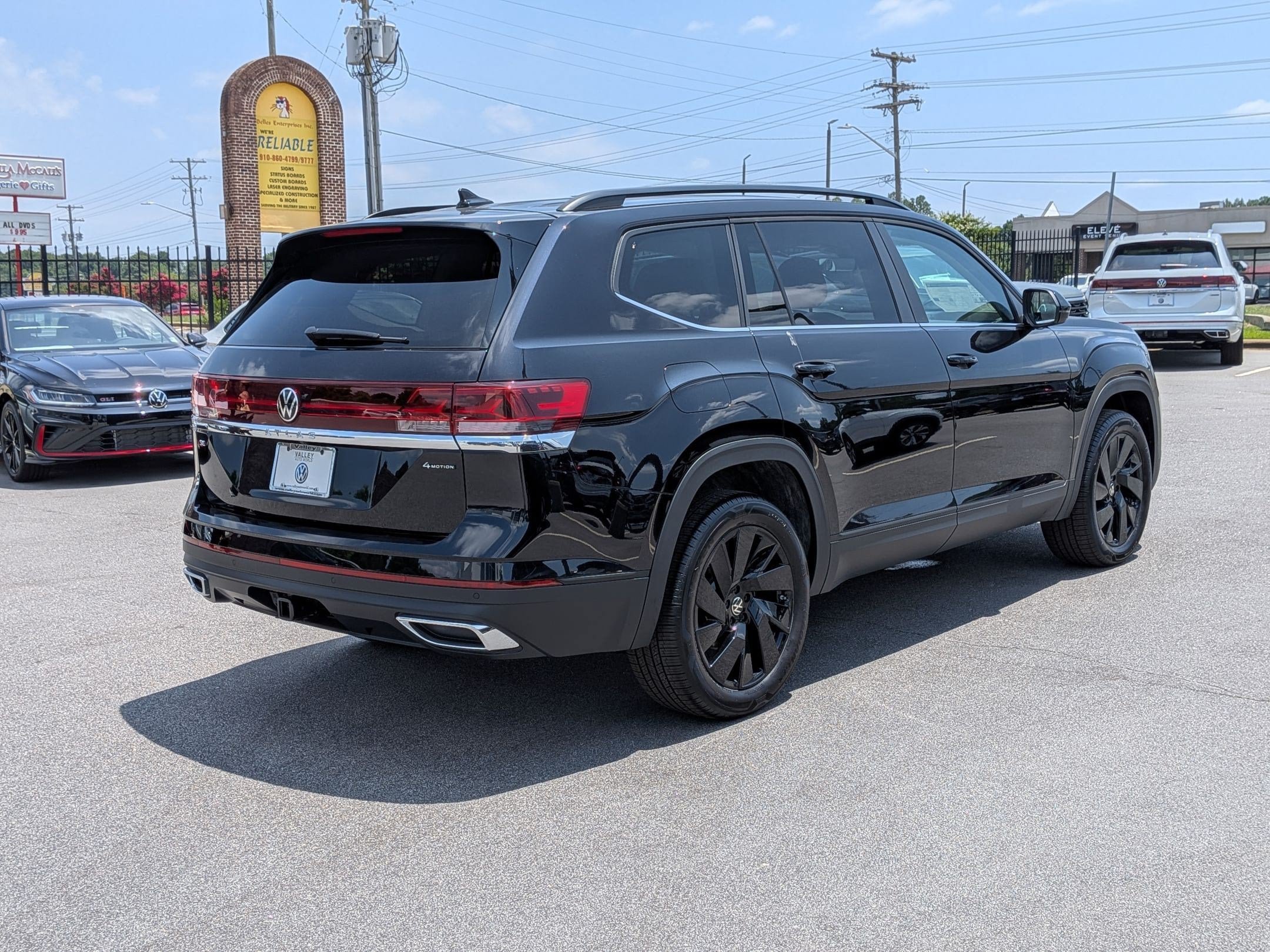 New 2026 Volkswagen Atlas SE AWD/4WD image 3