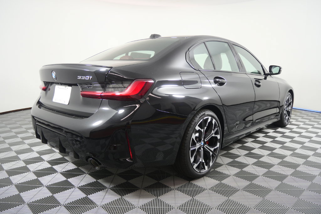 New 2026 BMW 330i Sedan w/ M Sport Package RWD image 4