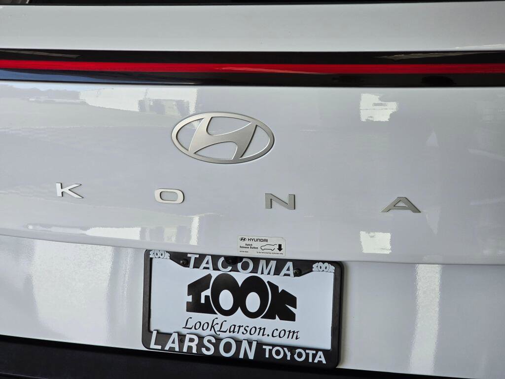 Used 2024 Hyundai Kona SEL image 13