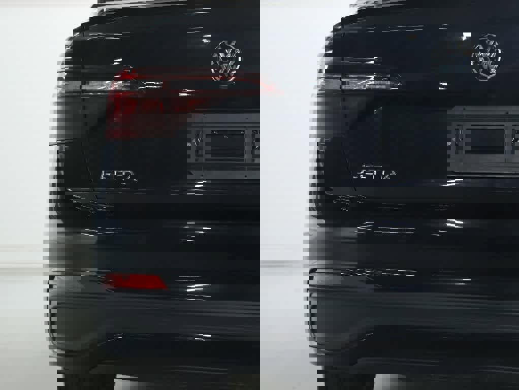 Certified 2023 Volkswagen Jetta Sport image 42