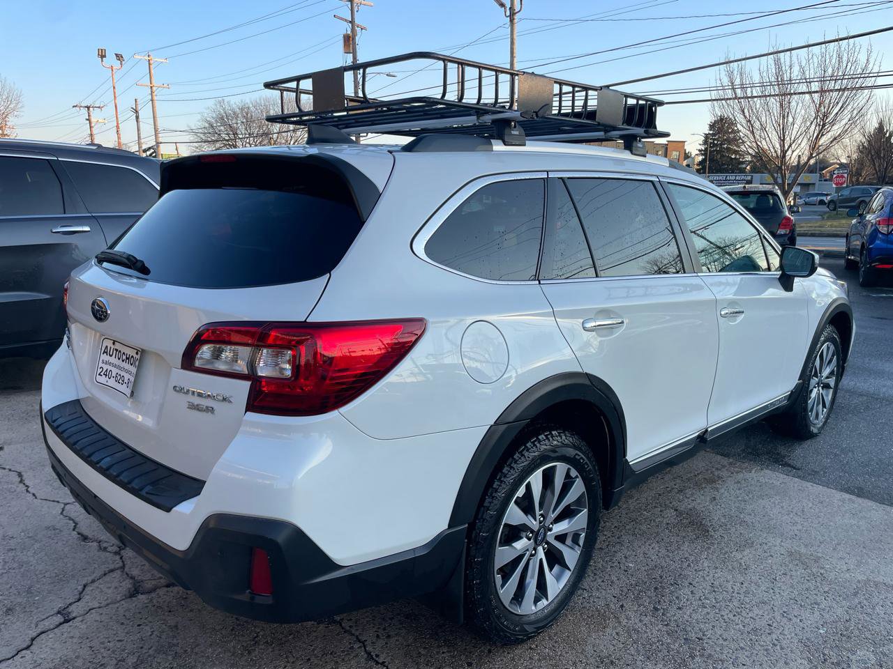 Used 2018 Subaru Outback 3.6R Touring image 14