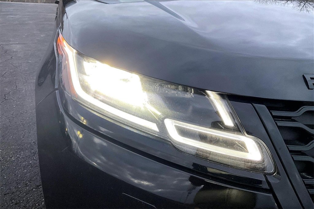 Used 2021 Land Rover Range Rover Velar R-Dynamic S image 32