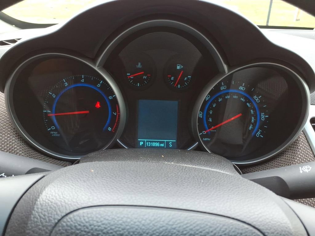 Used 2016 Chevrolet Cruze LT FWD image 16